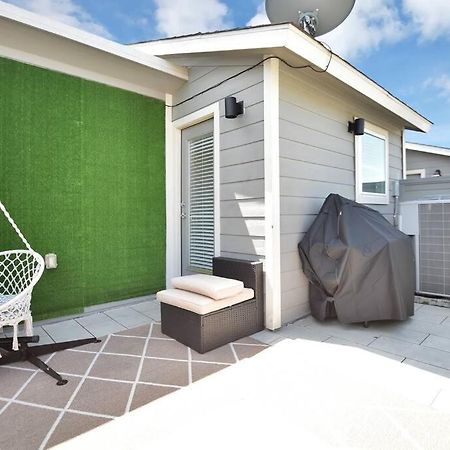 Amazing Rooftop! Downtown Skyline Views!!! Sleeps 15 Houston Esterno foto