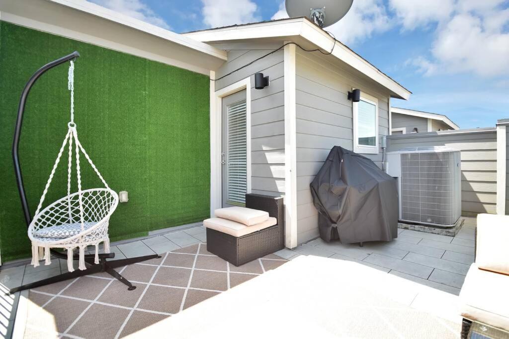Amazing Rooftop! Downtown Skyline Views!!! Sleeps 15 Houston Esterno foto