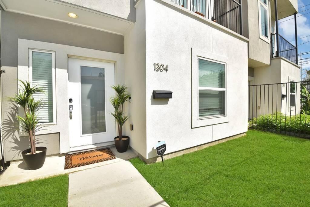 Amazing Rooftop! Downtown Skyline Views!!! Sleeps 15 Houston Esterno foto